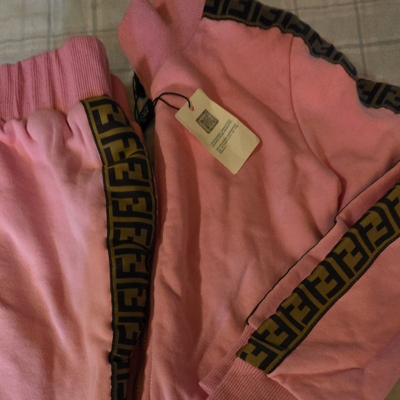 FENDI - Picture 5 of 16